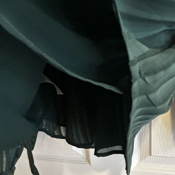 Ann Taylor Women’s Forest Green Button-down Collared Blouse w/ Neck Belt Sz. XS - Picture 8 of 10